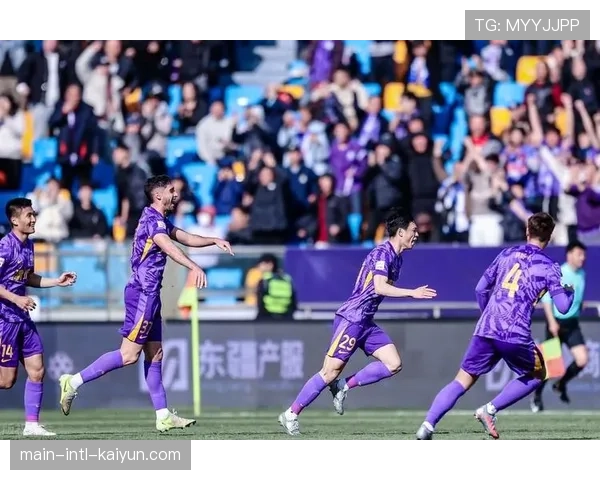 国际直播信号中的“中超地标”展示环节：穿插城市文化旅游画面